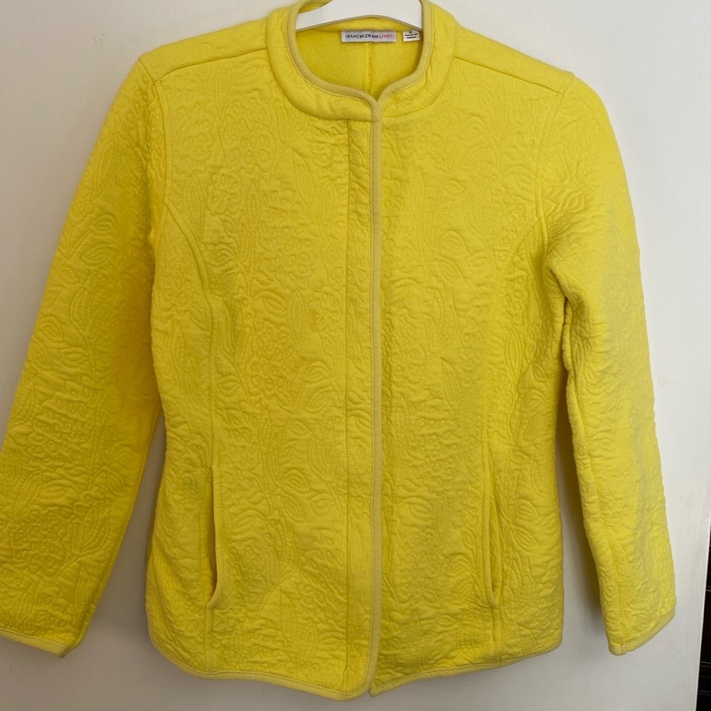 Issac Mizrahi quilt-like Zipper front Jacket. Bright yellow comfy cotton